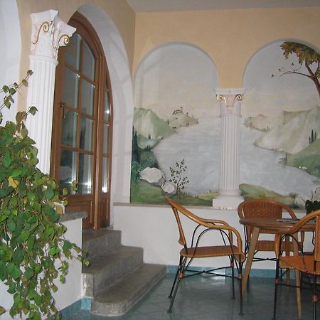 Parkhotel Post Chiusa Bagian luar foto