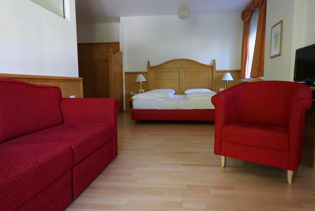 Parkhotel Post Chiusa Bagian luar foto